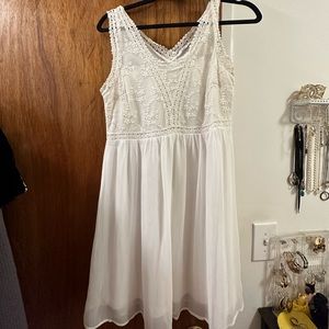 Dex size medium white dress
